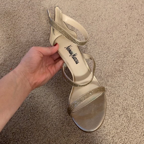 Neiman Marcus gold studded heels - Picture 3 of 4